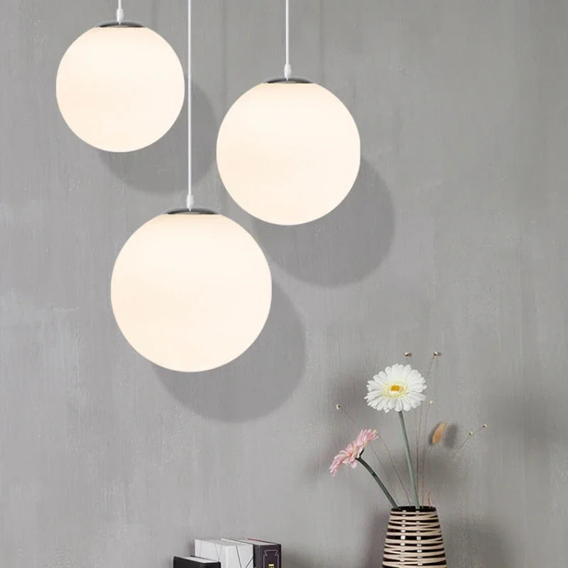 Glaskugellampe – Brentwood Interiors