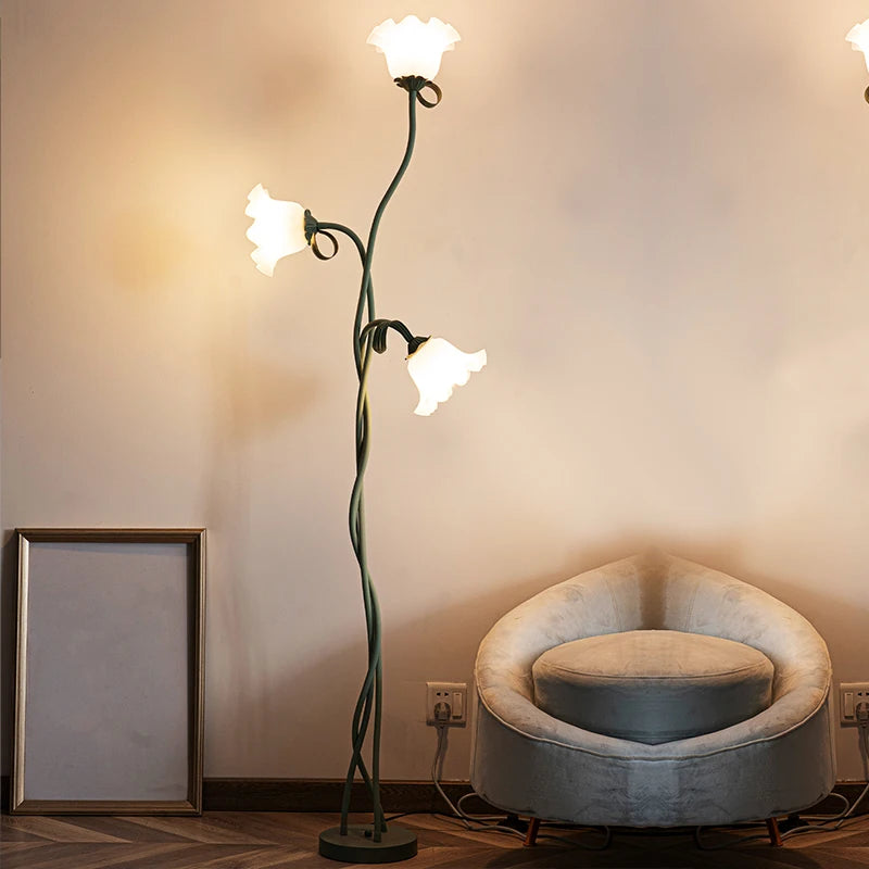 Floor Lamp With Adjustable Arms